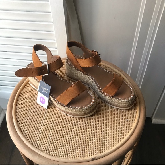 Universal Thread Shoes - Nwt shoes